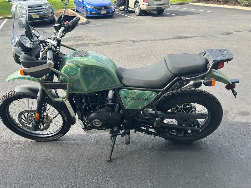 2022 Royal Enfield Himalayan   in a GREEN exterior color. Cross Country Powersports 732-491-2900 crosscountrypowersports.com 
