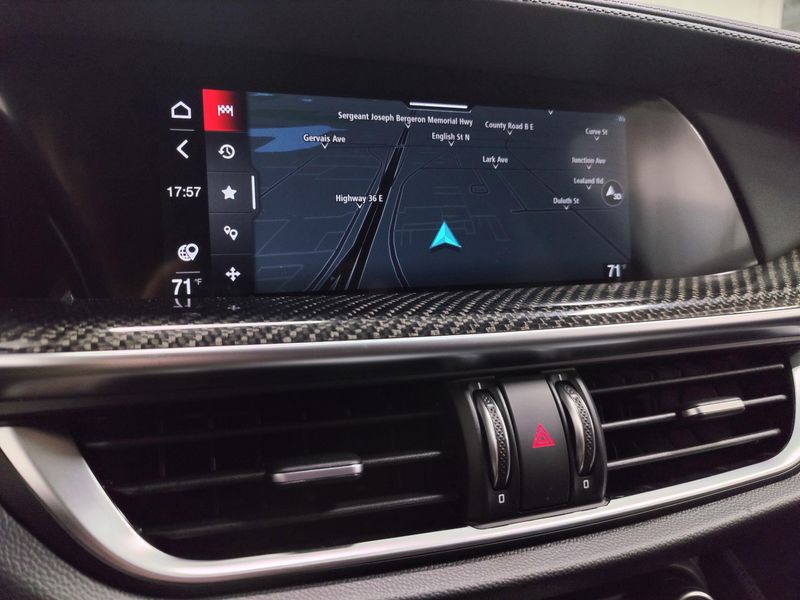 2023 Alfa Romeo Stelvio Quadrifoglio AWD w/Sunroof/ActivImage 10