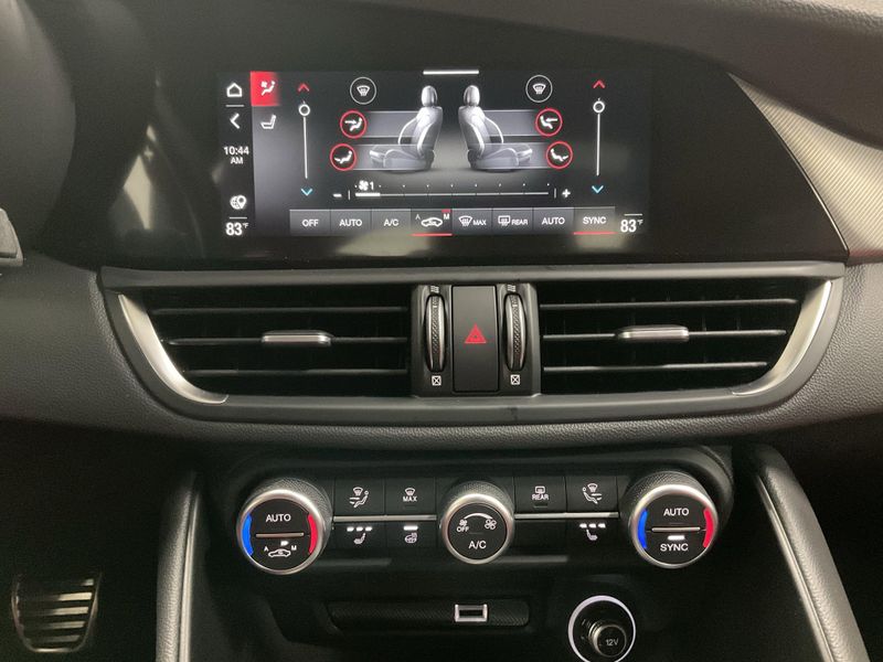 New 2026 Alfa Romeo Giulia AwdImage 14