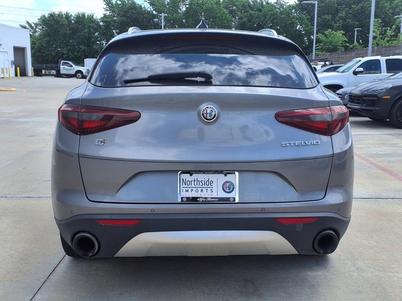 2018 Alfa Romeo Stelvio TiImage 12