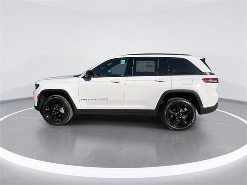 New 2025 Jeep Grand Cherokee Limited 4x4Image 5