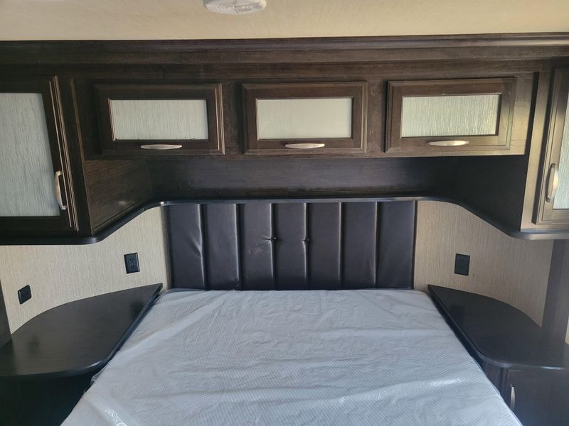 Used 2017 GRAND DESIGN 388M Image 18