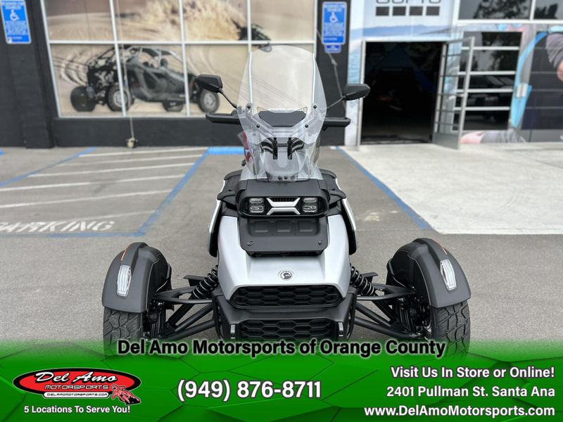 2025 Can-Am CANYON STANDARD Image 4
