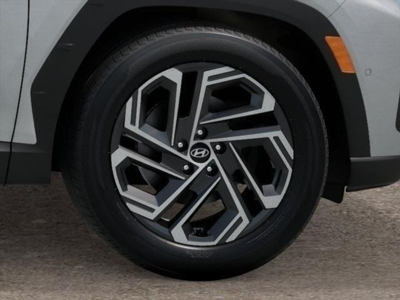 New 2025 Hyundai Tucson Hybrid LimitedImage 8