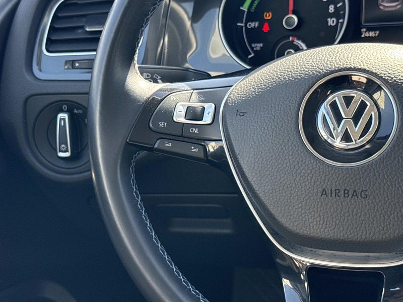 Used 2018 Volkswagen e-Golf 4-Door SE