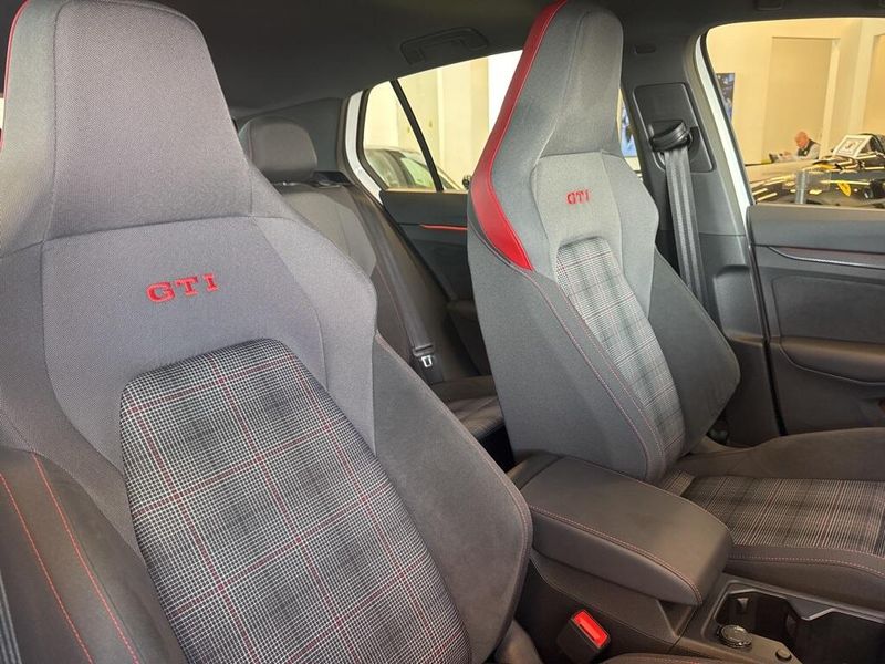 2023 Volkswagen Golf GTI 2.0T SE