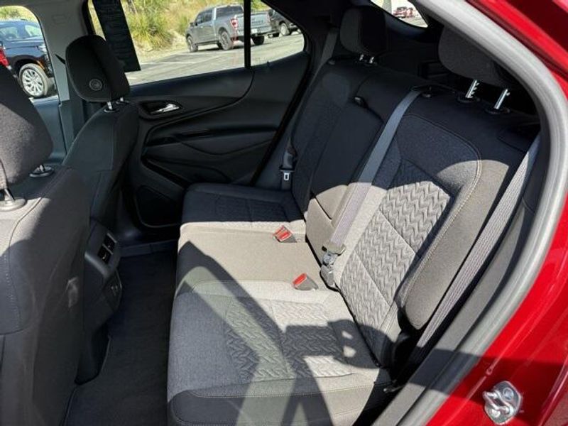 2024 Chevrolet Equinox LT photo 18