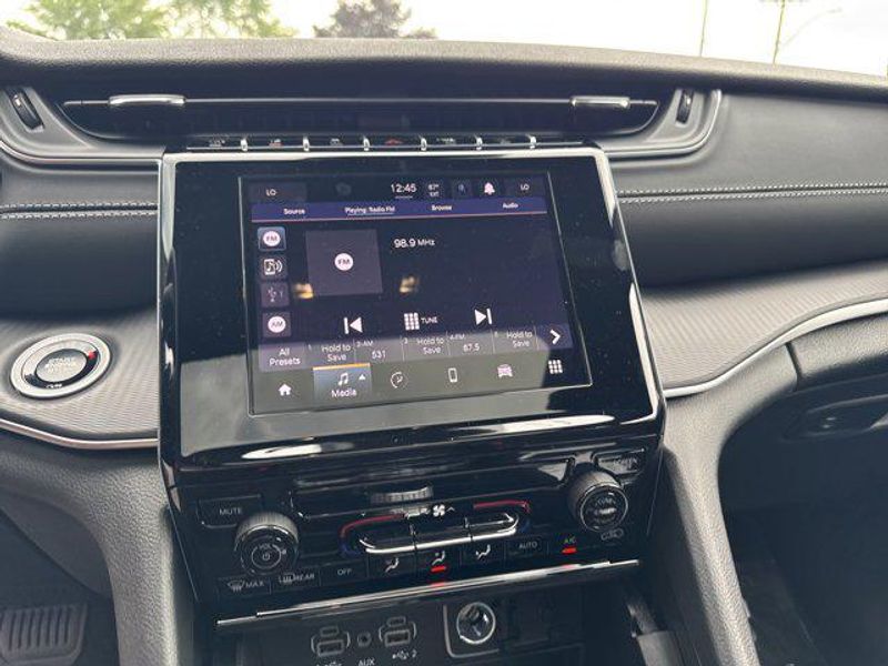 New 2025 Jeep Grand Cherokee L Laredo X 4x4Image 15