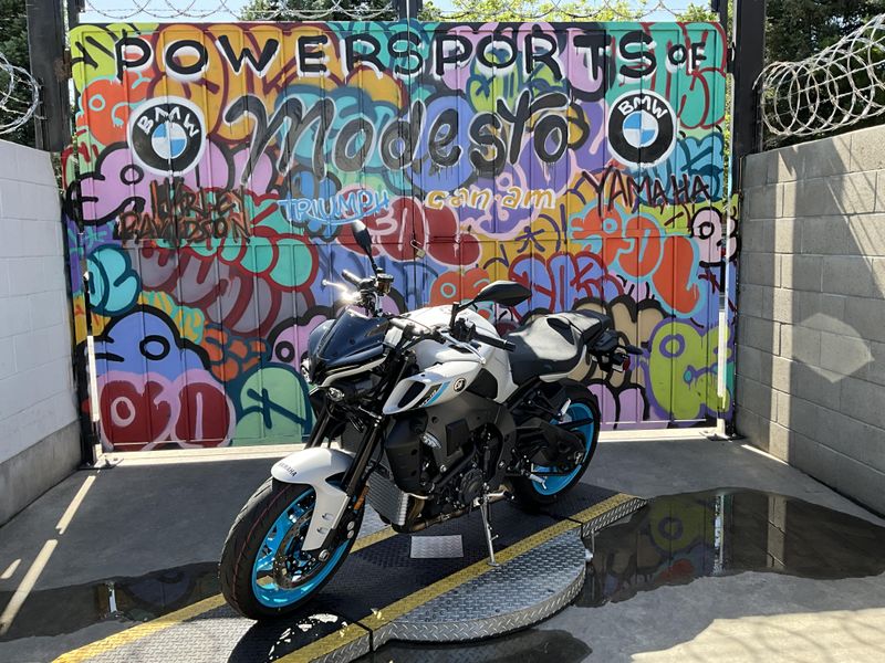 New 2025 Yamaha MT-10 Image 1