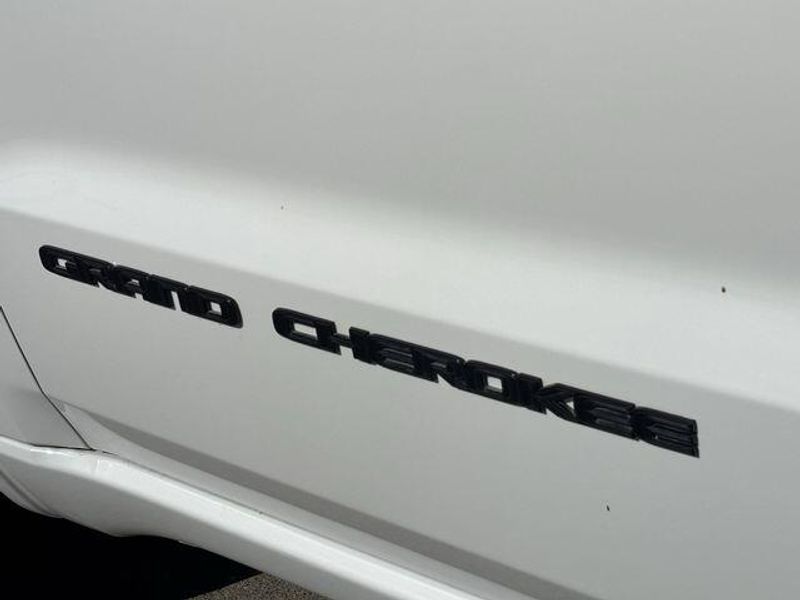 Used 2020 Jeep Grand Cherokee AltitudeImage 4