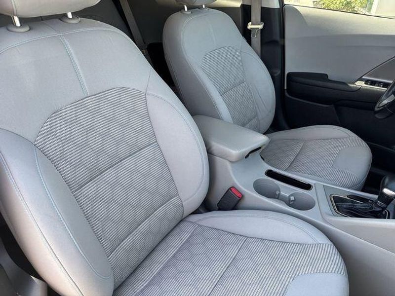 Used 2019 Kia Niro Plug-In Hybrid LXImage 11