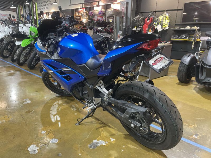 Used 2017 Kawasaki NINJA 300 Image 11