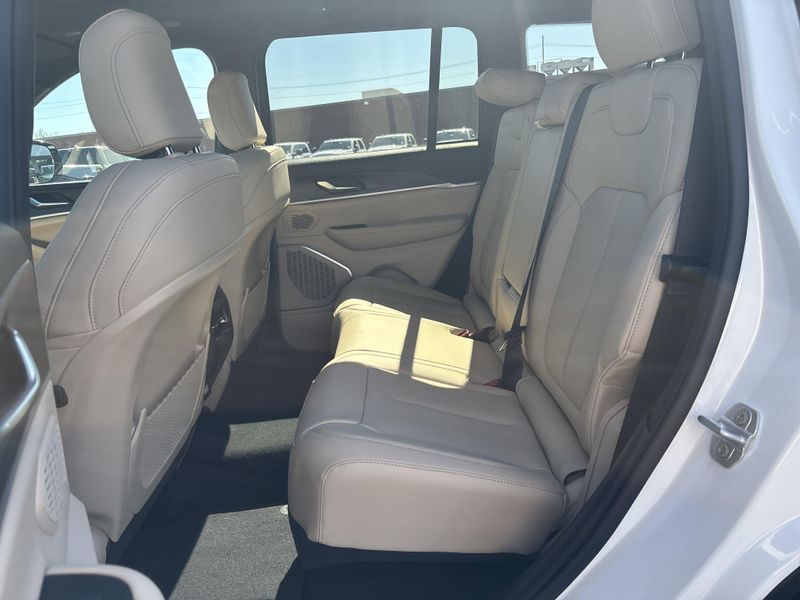 New 2026 Jeep Grand Cherokee Limited 4x4Image 17