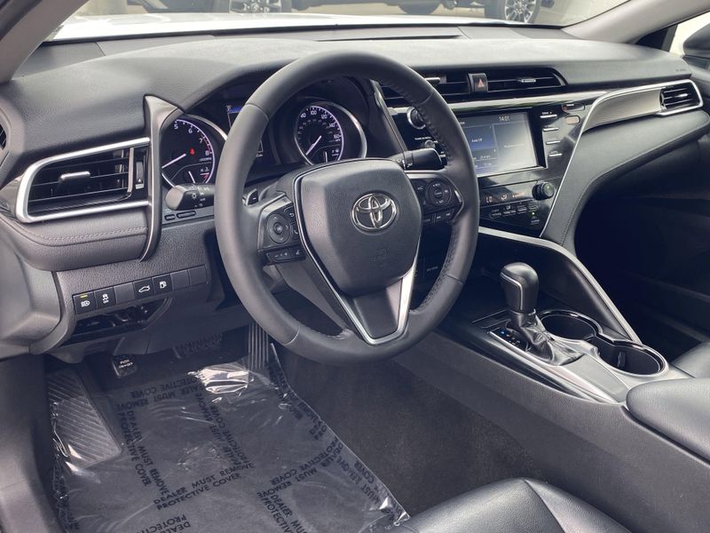 2018 Toyota Camry SEImage 16