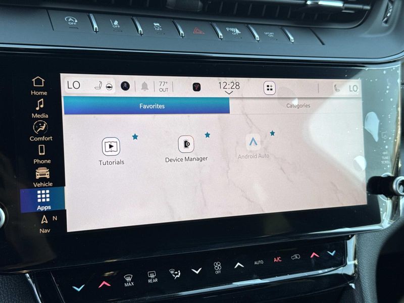 New 2026 Jeep Grand Cherokee Laredo Altitude 4x2