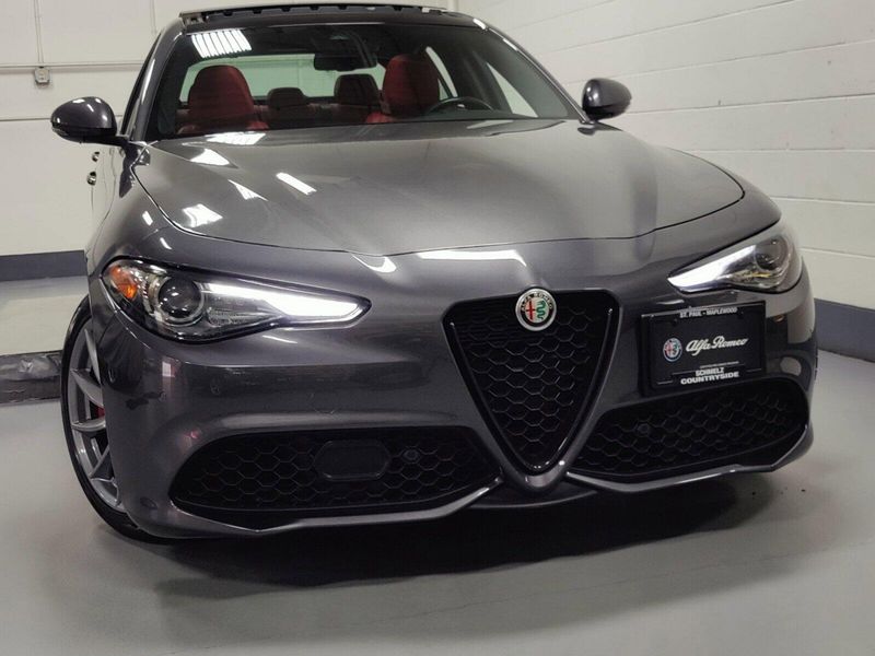 2022 Alfa Romeo Giulia Sprint Sport AWD w/Sunroof/NavImage 2