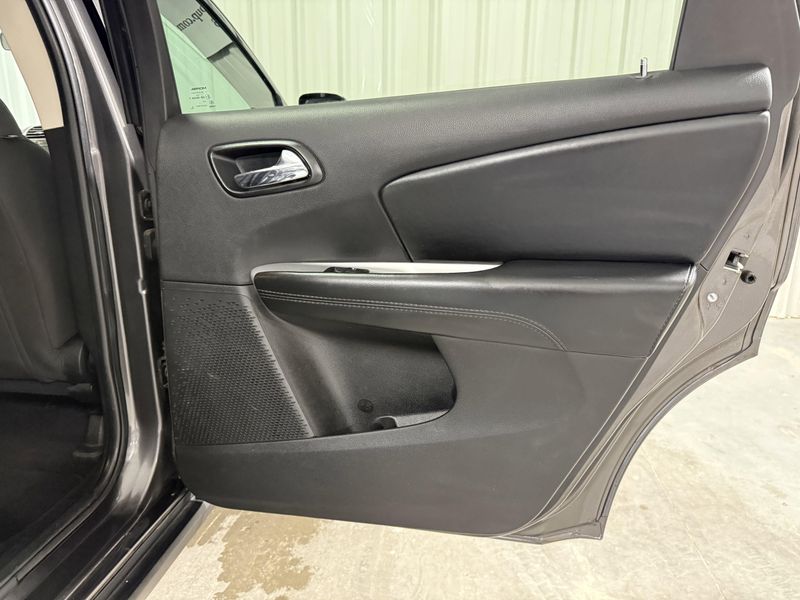 Used 2018 Dodge Journey SEImage 8
