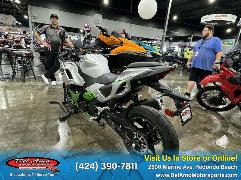 2024 Kawasaki NINJA 7 HYBRID ABSImage 26