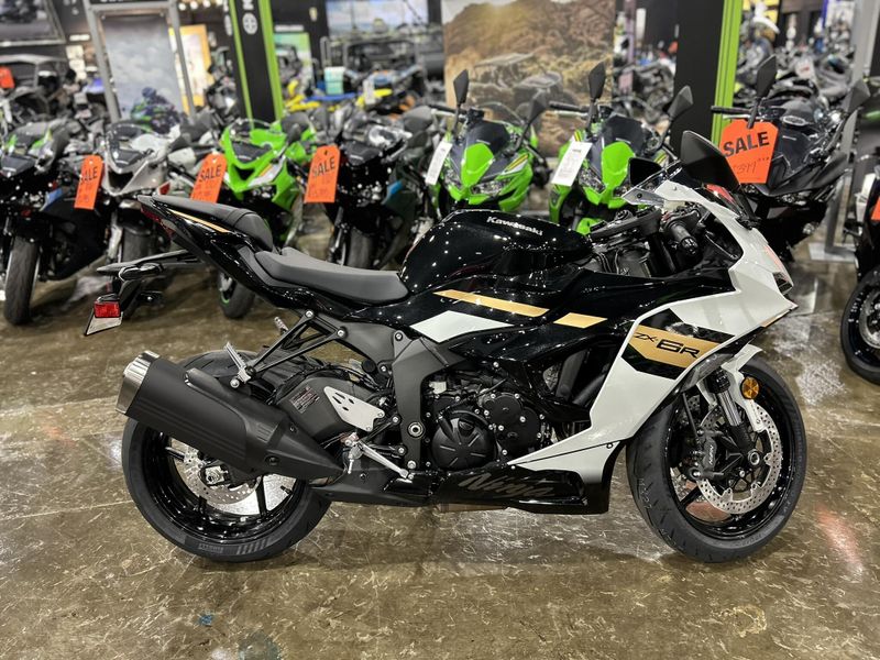 New 2026 Kawasaki NINJA ZX-6R ABS Image 2