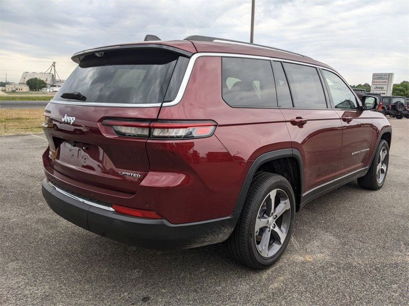 2023 Jeep Grand Cherokee L Limited 4x2Image 4