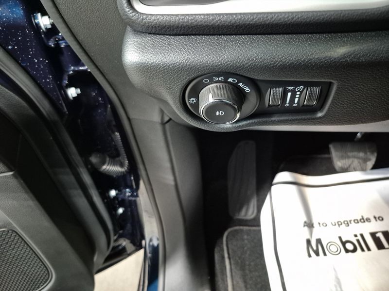 New 2025 Chrysler Pacifica SelectImage 23