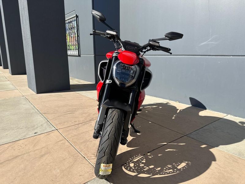 New 2025 Ducati DIAVEL V4 Image 10