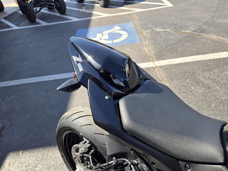 2021 Kawasaki Z H2 Base Image 16