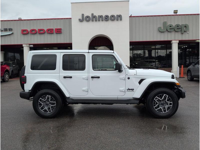 New 2025 Jeep Wrangler 4-door SaharaImage 6