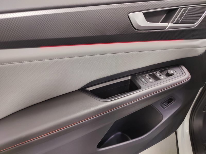 Used 2024 Volkswagen Atlas AWD Peak Edition SEL w/Sunroof/NavImage 31