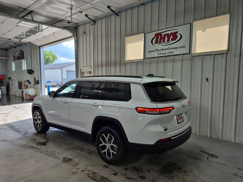New 2025 Jeep Grand Cherokee L Limited 4x4Image 21