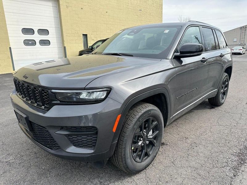 2025 Jeep Grand Cherokee Altitude X 4x4Image 5