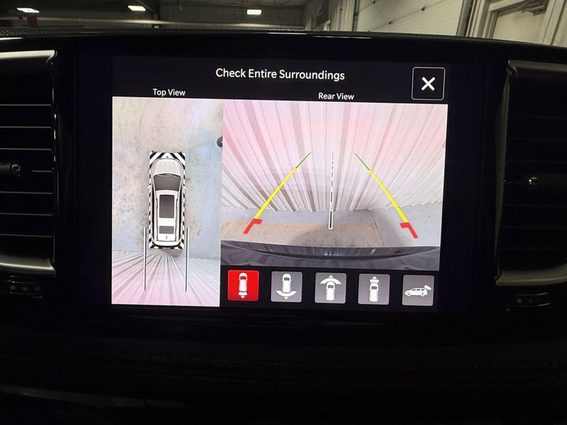 Used 2024 Chrysler Pacifica Hybrid PinnacleImage 36