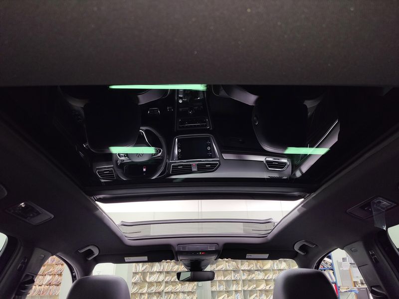 Used 2024 Volkswagen Tiguan AWD SEL R-Line w/Sunroof/NavImage 8