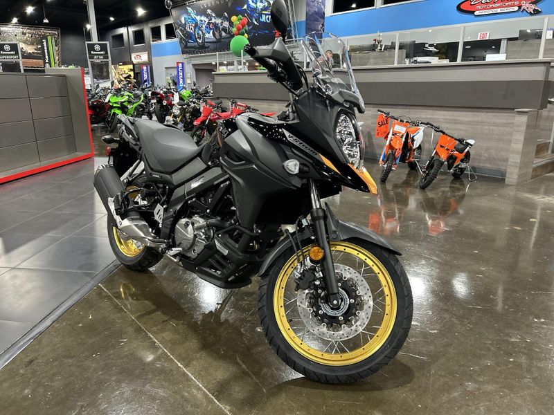 2025 Suzuki V-STROM 650XT ADVENTURE  in a BLACK exterior color. Del Amo Motorsports of Redondo Beach (424) 390-7811 delamomotorsports.com 