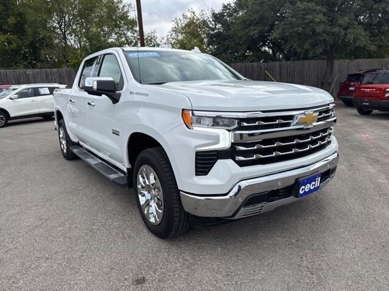 2025 Chevrolet Silverado 1500 LTZ photo 2