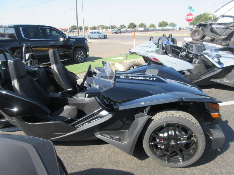 NEW 2026 POLARIS SLINGSHOT S AUTODRIVE Image 2