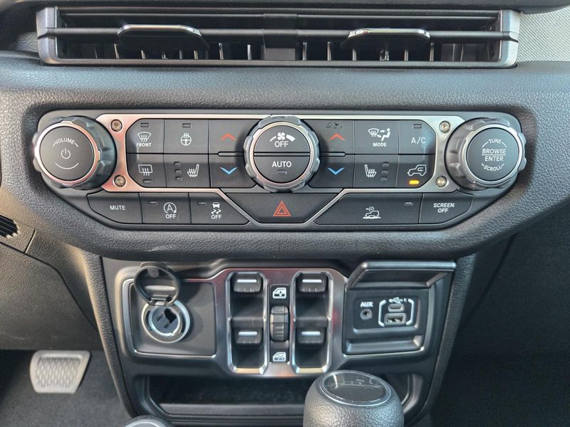 New 2026 Jeep Gladiator Sport S 4x4