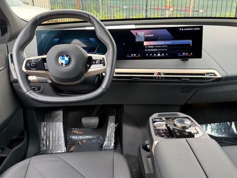 Used 2026 BMW iX xDrive45Image 31