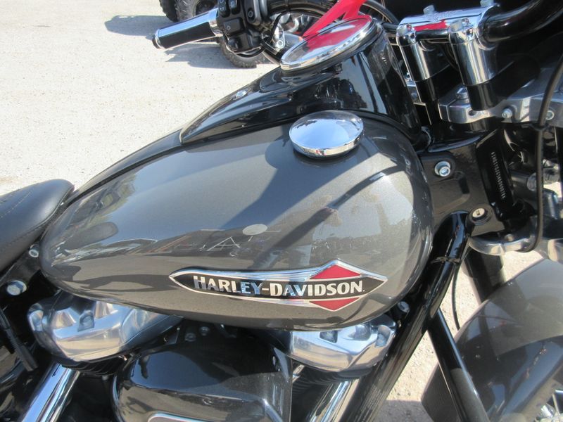 USED 2019 HARLEY SOFTAIL SLIM Image 15