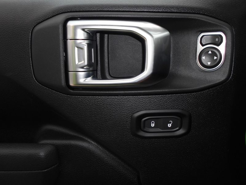 New 2025 Jeep Wrangler 4-door Sport SImage 17