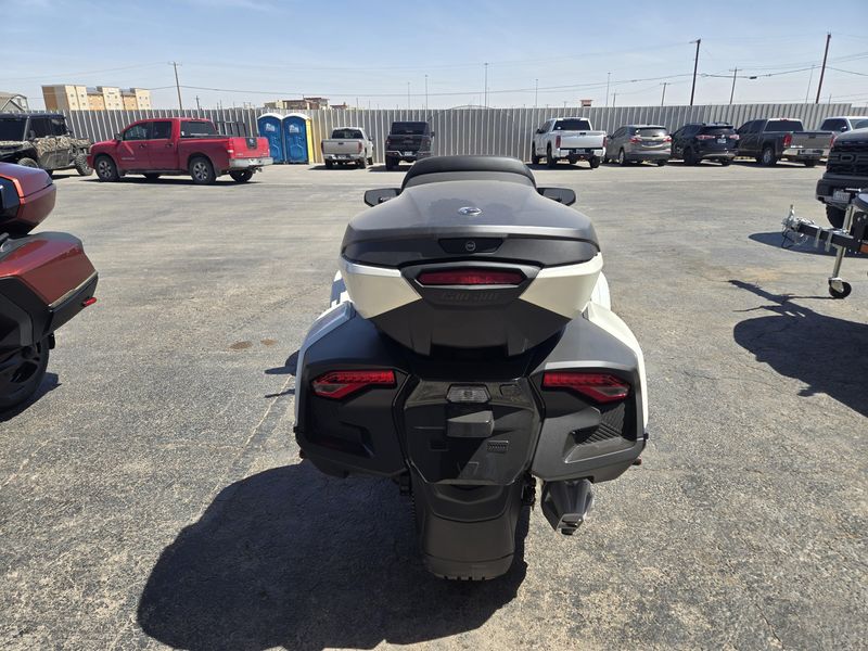 NEW 2026 CAN-AM SPYDER RT SEATOSKY Image 8