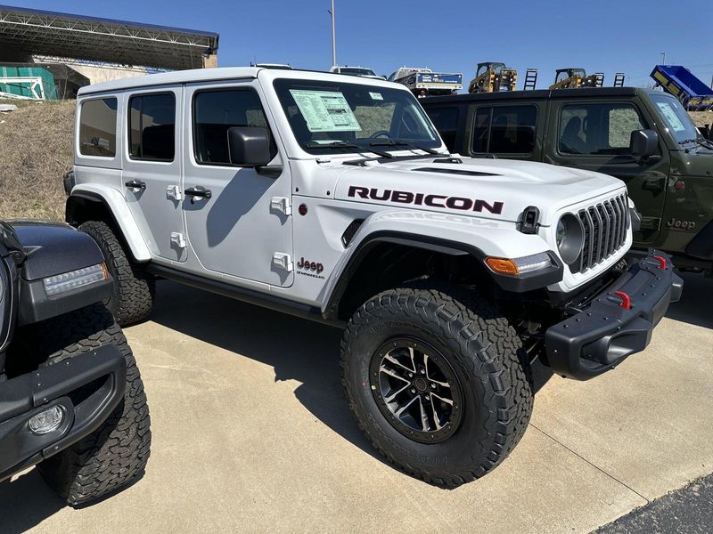 2025 Jeep Wrangler 4-door Rubicon XImage 4