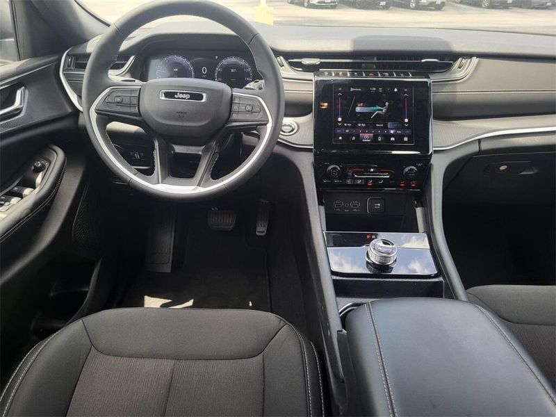 2024 Jeep Grand Cherokee LaredoImage 27