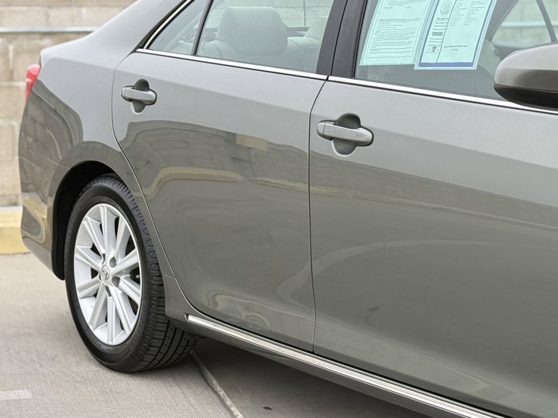 2013 Toyota Camry Hybrid XLEImage 5