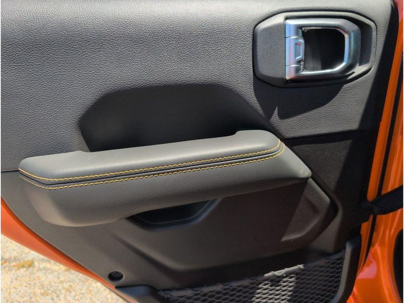New 2026 Jeep Wrangler 4-door SaharaImage 32