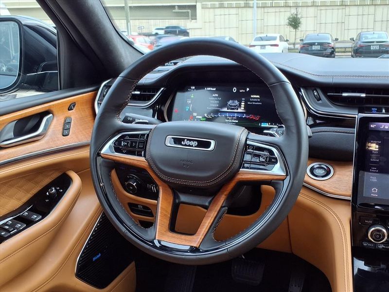 Used 2023 Jeep Grand Cherokee Summit Reserve 4xeImage 17