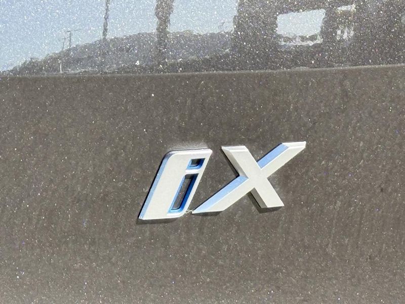 2025 BMW iX xDrive50Image 14