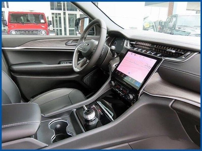 New 2025 Jeep Grand Cherokee LimitedImage 8