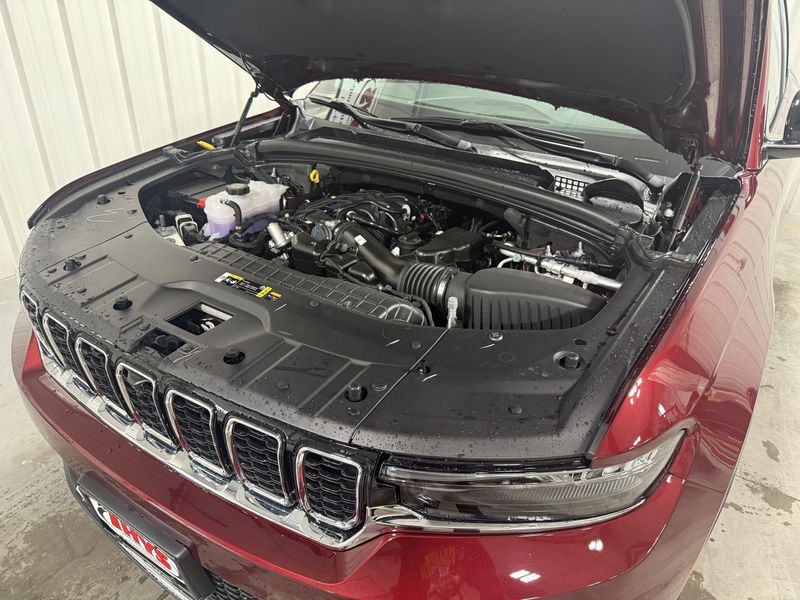 New 2025 Jeep Grand Cherokee Limited 4x4Image 21