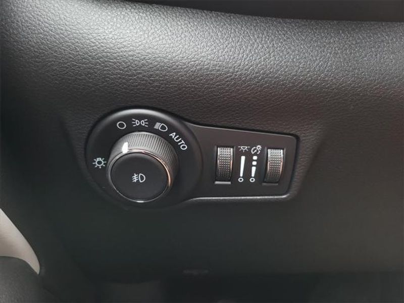 2025 Jeep Compass Limited 4x4Image 14